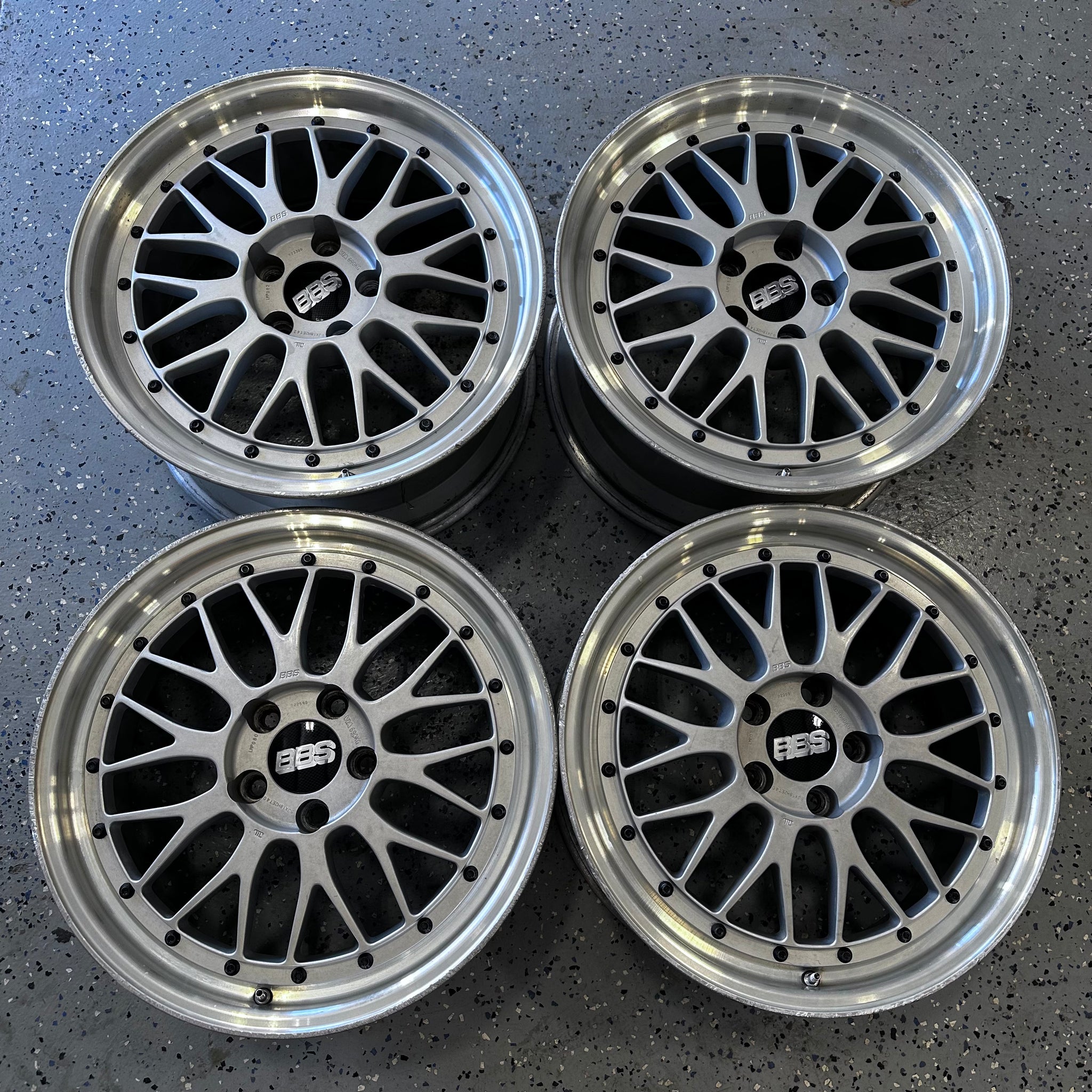 ☆bbs ホイルナット付き 4本セット☆BBS LM080 18インチ 8j +40 2本 ☆bbs ホイルナット付き 4本セット☆BBS LM080 18インチ 8j +40 2本